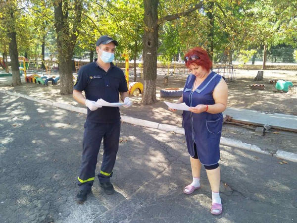 Жителям прифронтовой Красногоровки напомнили правила электробезопасности