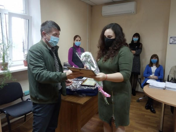 В Великоновоселковском районе работников социальной сферы поздравили с профессиональным праздником