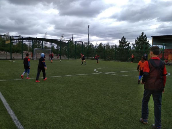 Команда из Курахово выиграла традиционный открытый турнир по мини-футболу Марьинской ДЮСШ