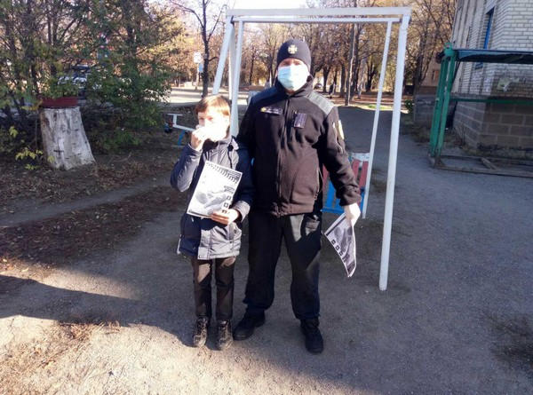 Жителям прифронтовой Красногоровки напомнили об опасности взрывоопасных предметов
