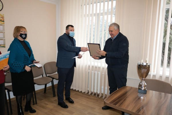 В Марьинском районе наградили лучшие сельскохозяйственные коллективы