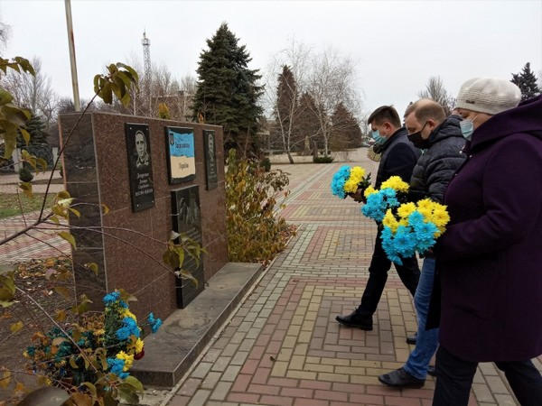 В Великой Новоселке почтили память защитников Украины