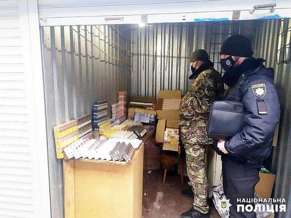 В Курахово полицейские «накрыли» незаконную точку продажи табачных изделий