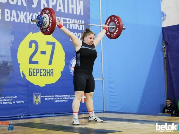 Тяжелоатлетка из Угледара стала чемпионкой Украины