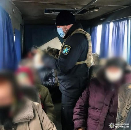 В результате патрулирования Кураховской громады полицейские составили 64 админпротокола