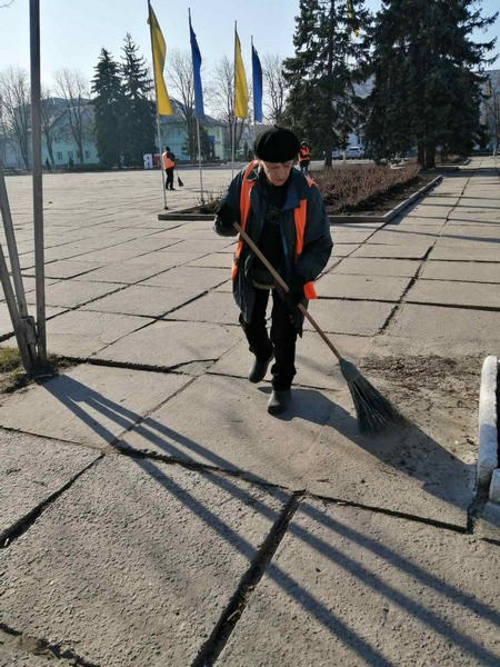 В Кураховской громаде стартовали масштабные работы по уборке и благоустройству
