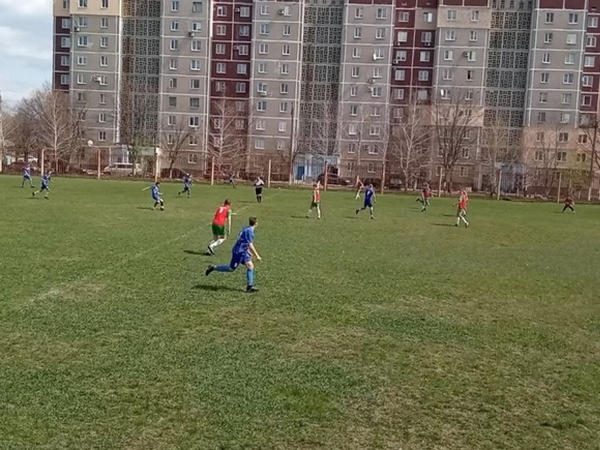 Угледарские футболисты начали второй круг чемпионата Донецкой области с разгрома