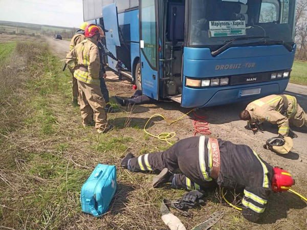 Вблизи Курахово водитель погиб под своим же автобусом