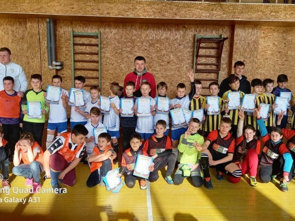 Футболисты из Угледара заняли второе место на открытом турнире по мини-футболу