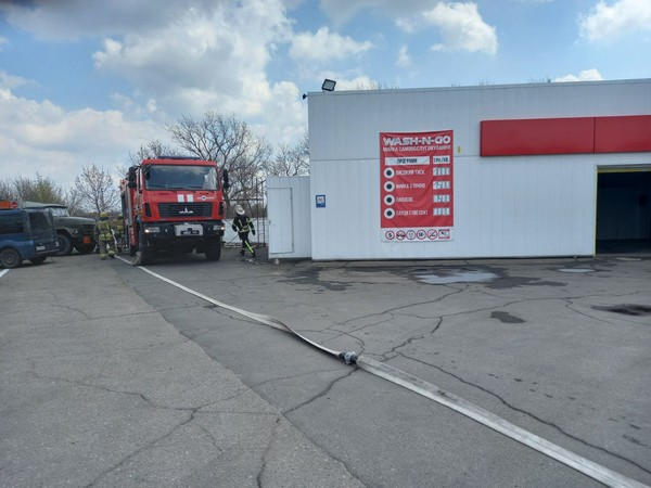 Спасатели оперативно погасили «пожар» на АЗС в Угледаре