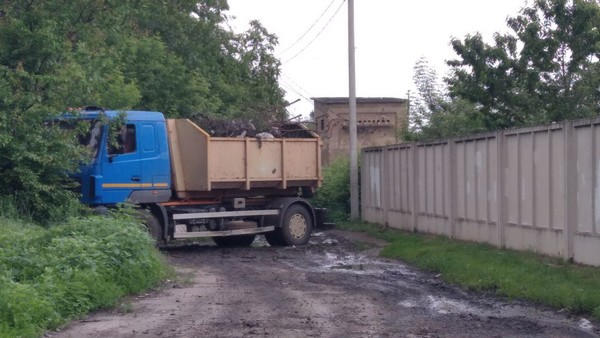 Как решают мусорную проблему в прифронтовой Красногоровке
