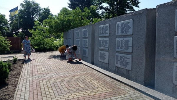 В Великой Новоселке почтили память жертв войны