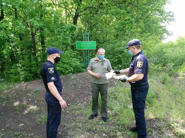 Участковые офицеры полиции Курахово проводят профилактику для предупреждения пожаров