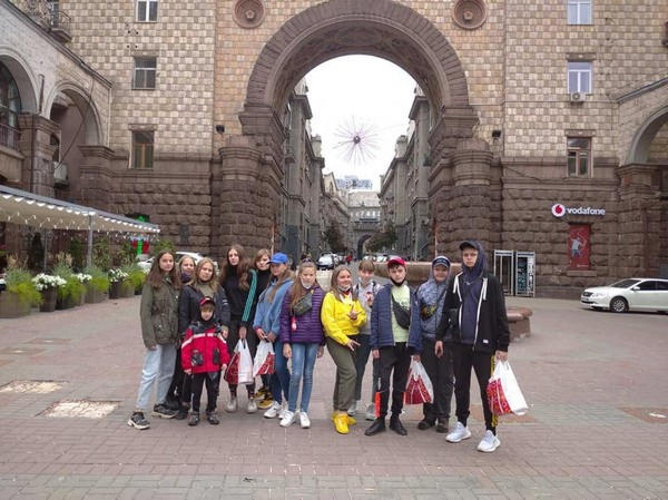 Детям из Марьинской громады подарили несколько незабываемых дней отдыха в Киеве