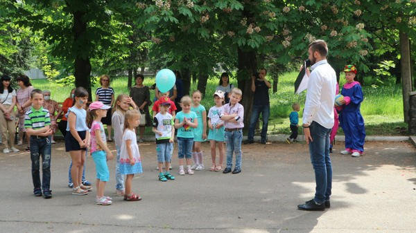 Как в Марьинке отметили День защиты детей