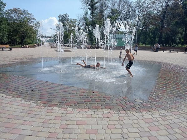 В Курахово появился еще один фонтан