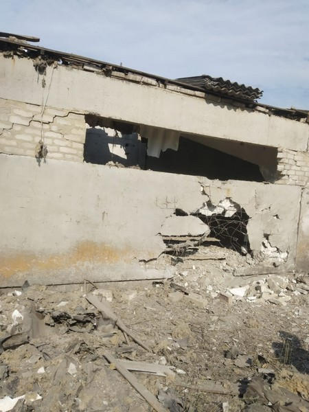 Боевики обстреляли Марьинскую громаду: есть разрушения, шесть сел остались без электроснабжения