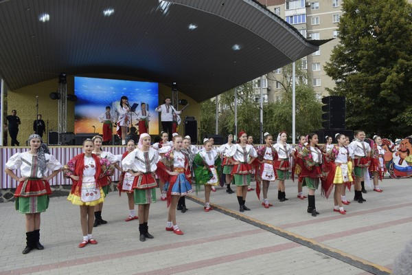 В Угледаре прошел масштабный фестиваль «Этно-Weekend»