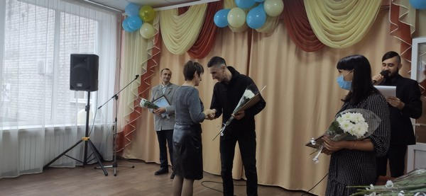 В Марьинской громаде работников социальной сферы поздравили с профессиональным праздником