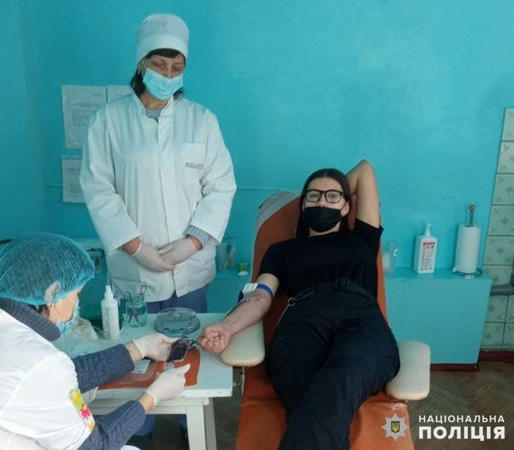 Кураховские полицейские стали донорами крови