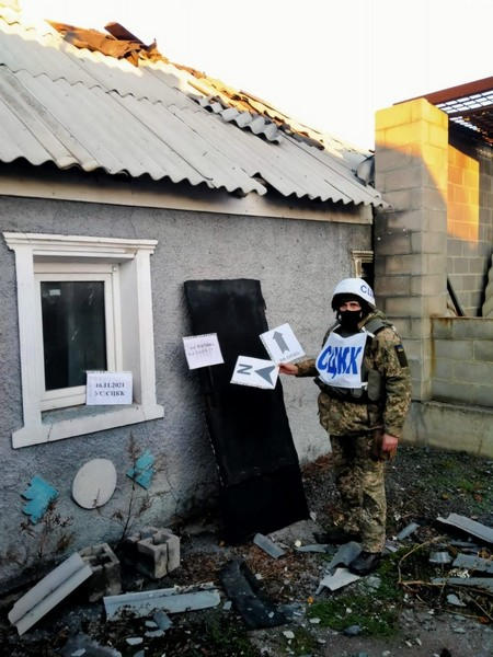 Военные показали разрушения в результате вражеского обстрела Марьинки