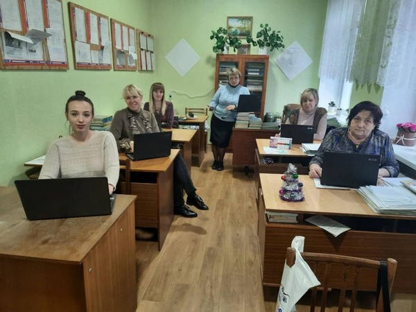 Дистанционное обучение в Кураховской громаде станет качественнее: учителям купили более 70 ноутбуков