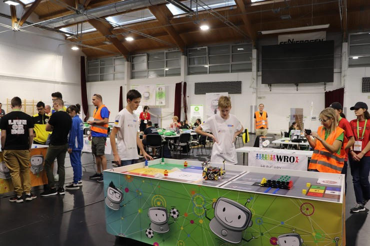 Вугледарці посіли 2 місце на Міжнародній олімпіаді World Robot Olympiad 2022