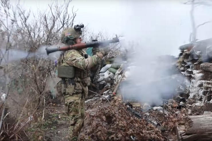 Украинские десантники показали, как защищают позиции вблизи Марьинки