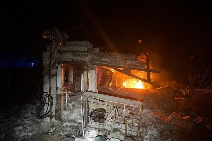 Руйнівні вихідні: в Курахівській громаді в результаті ворожих обстрілів пошкоджено близько 30 будинків