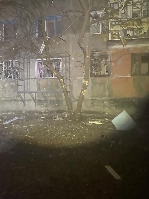 Вечірній обстріл Курахового: пошкоджено 8 багатоповерхівок, 1000 абонентів – без електропостачання