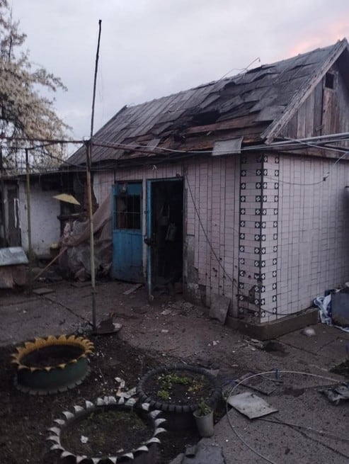 Російські війська з «Ураганів» та артилерії обстріляли Курахове та Курахівську громаду: багато руйнувань