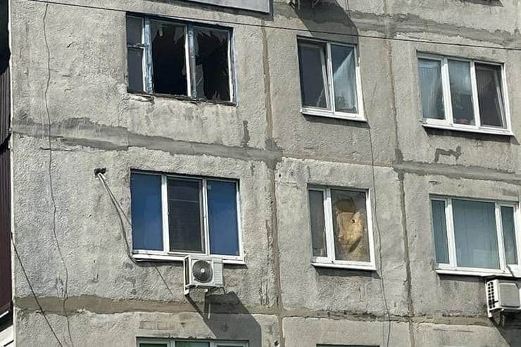 Горняк, Курахово и села Кураховской громады подверглись вражеским обстрелам: ранен 1 человек, немало разрушений