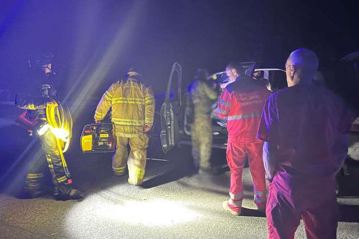 ДТП з постраждалими в Курахівській громаді: автомобіль Mercedes врізався у відбійник