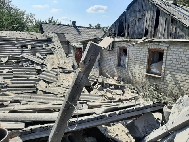 Кураховскую громаду накрыли «Ураганами»: здания превратились в груду камней, ранен 1 человек