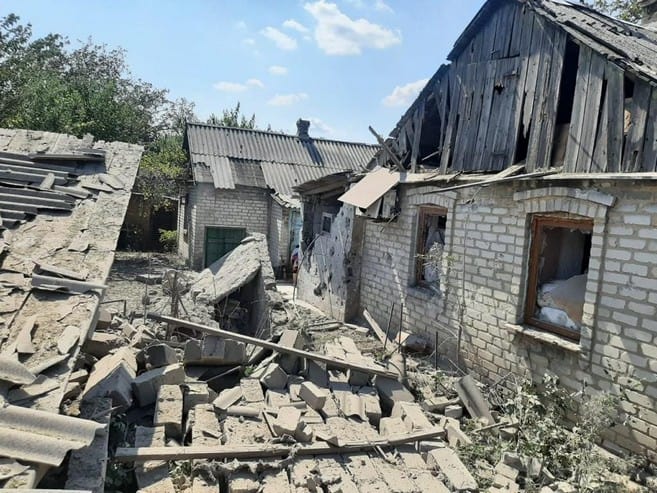 Кураховскую громаду накрыли «Ураганами»: здания превратились в груду камней, ранен 1 человек