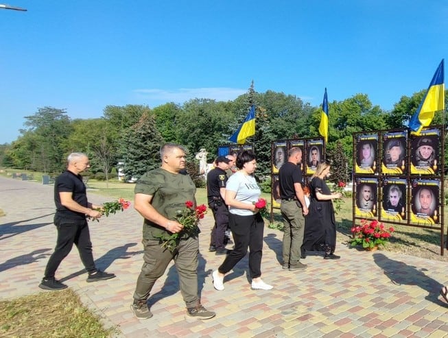 В Курахово появилась Аллея Памяти Героев, которые погибли защищая Украину