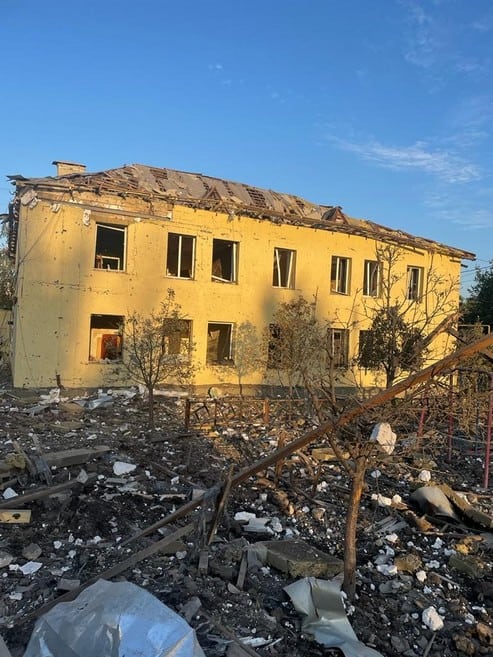 Росіяни влаштували вогняне пекло у Кураховому: поранено 16 людей,  пошкоджено 20 багатоповерхівок, згоріли автівки