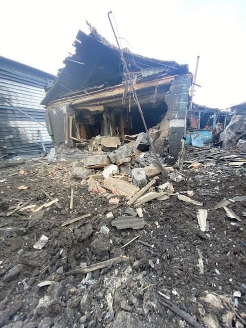 Безжальні обстріли Курахівської громади: багато руйнувань, поранено 2 людини