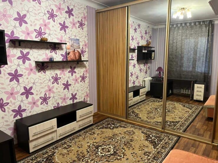 Продается трехкомнатная квартира в Курахово