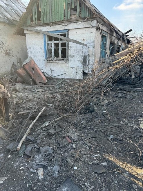 Масований обстріл Курахівки: загинула 1 людина, пошкоджено 21 будинок, підприємство, електромережі