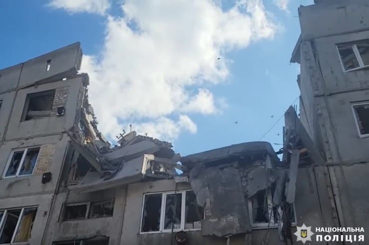 Наслідки вибуху 1500-кілограмової авіабомби в Красногорівці: відео з місця “прильоту”