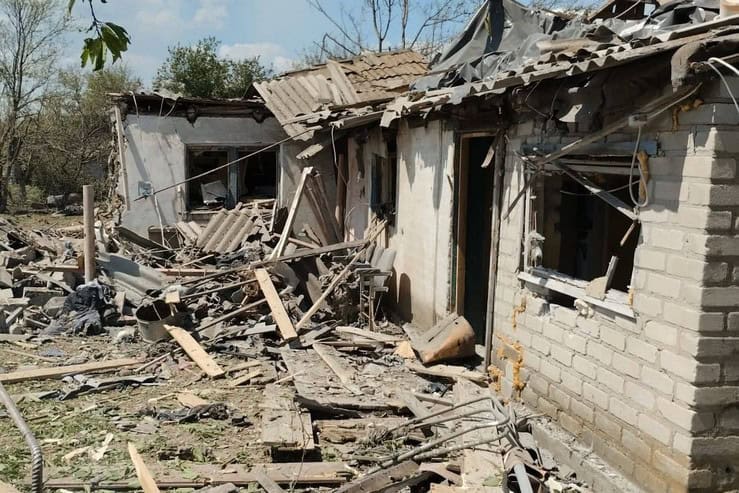 Численні обстріли Курахівської громади: постраждали Курахове, Гірник та багато сіл