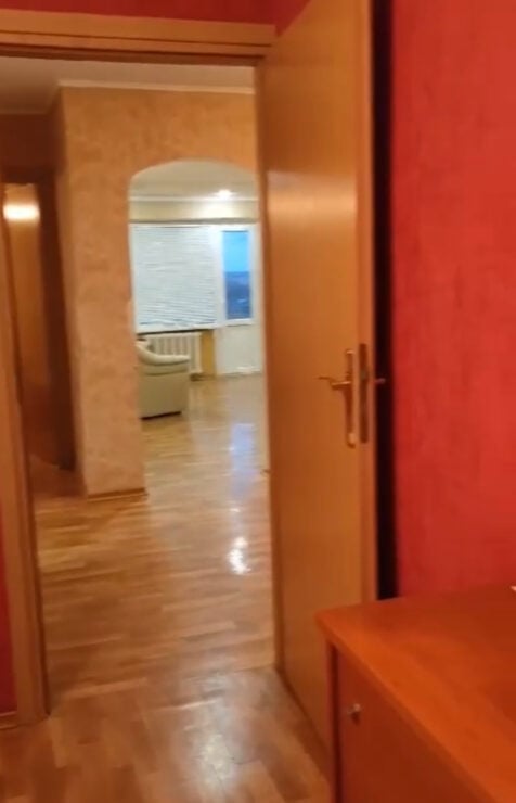 Продам трехкомнатную квартиру в Курахово