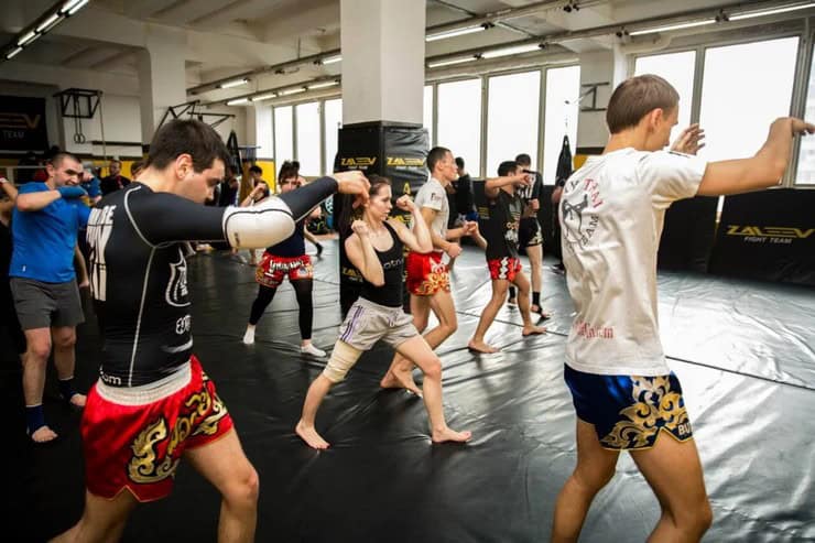 Тренуванян у перший місяць занять тайським боксом